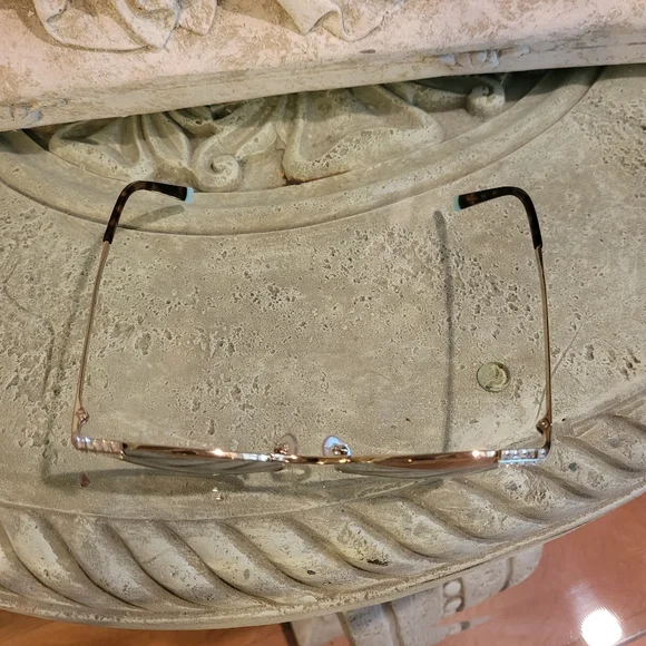 Tiffany & Company Pillow Crystal Sunglasses TF3073 NWOT. NAM#482 - Picture 15 of 17